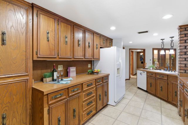 200 Greenwood Pl, Hattiesburg, MS 39402