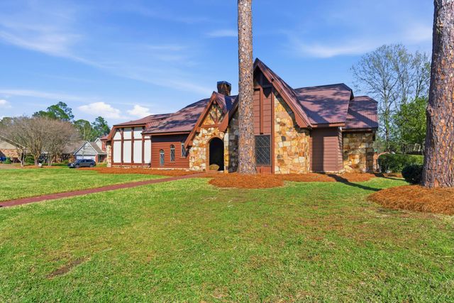 200 Greenwood Pl, Hattiesburg, MS 39402