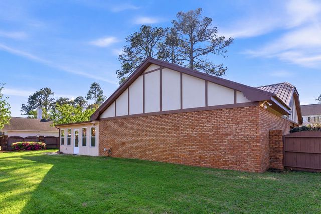 200 Greenwood Pl, Hattiesburg, MS 39402