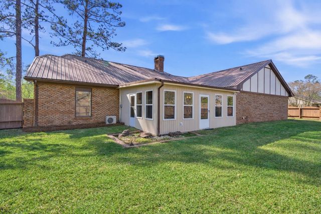 200 Greenwood Pl, Hattiesburg, MS 39402