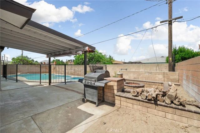 9846 Tamarind Avenue, Bloomington, CA 92316