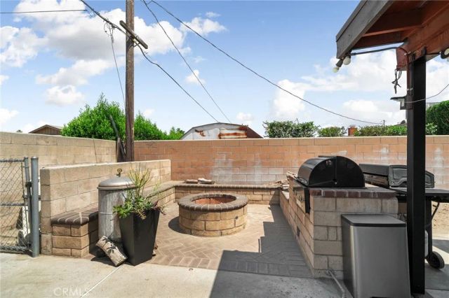 9846 Tamarind Avenue, Bloomington, CA 92316