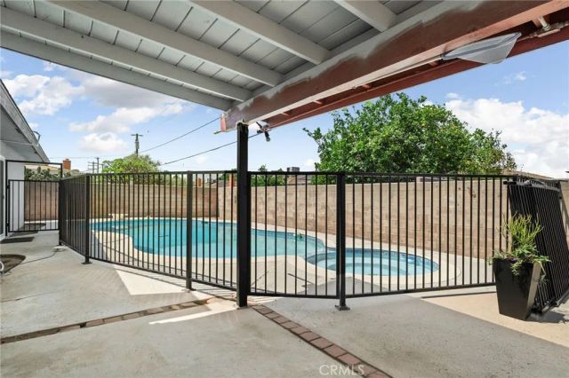 9846 Tamarind Avenue, Bloomington, CA 92316