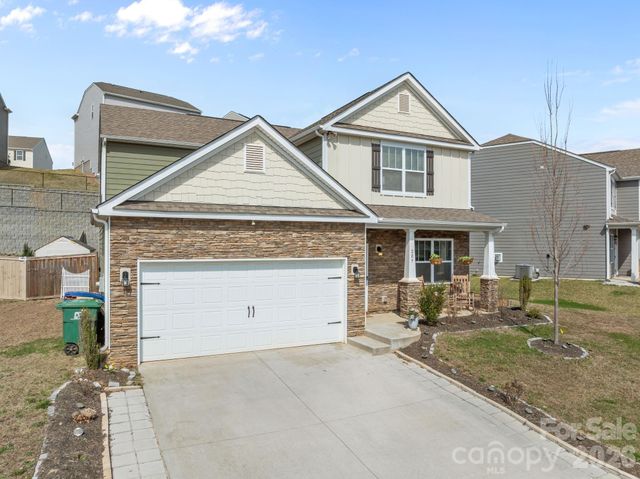 209 Marathon Lane, Candler, NC 28715