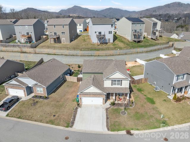 209 Marathon Lane, Candler, NC 28715