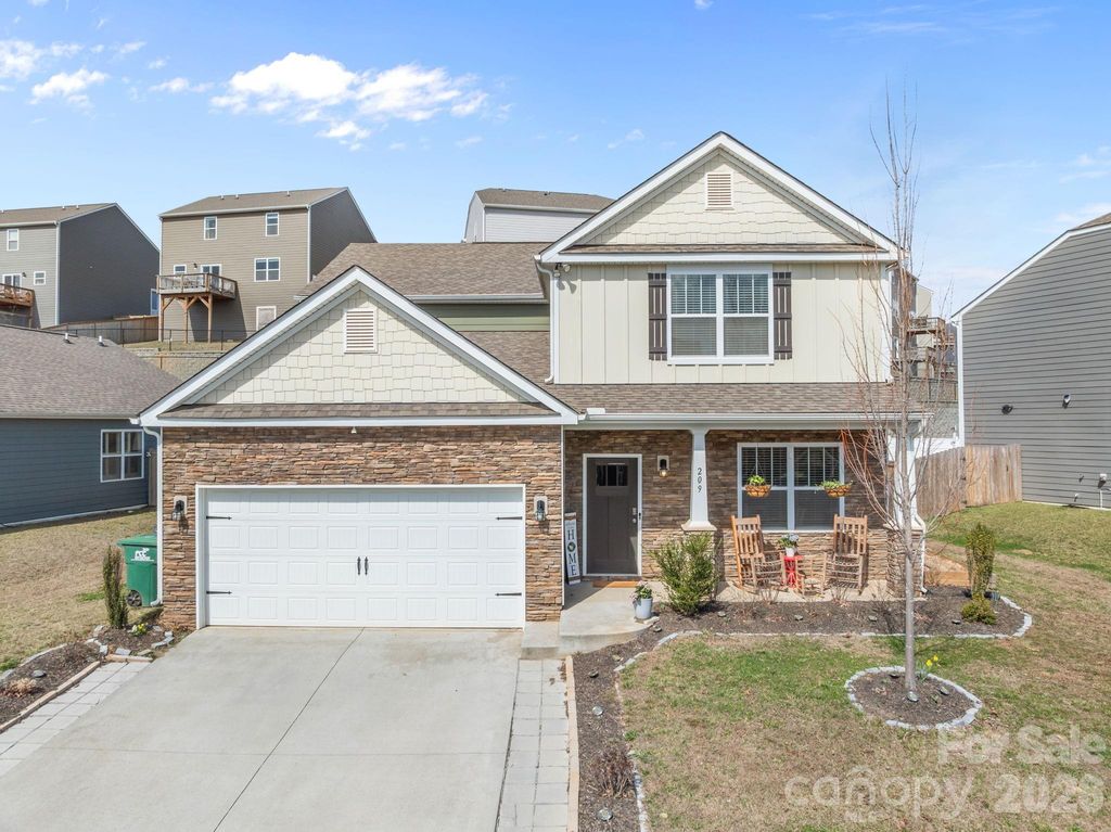 209 Marathon Lane, Candler, NC 28715