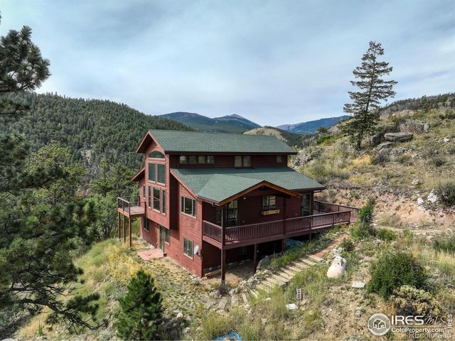 575 Bulwark Ridge Drive, Glen Haven, CO 80532