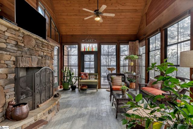 511 Palmer Way, Sunset, SC 29685