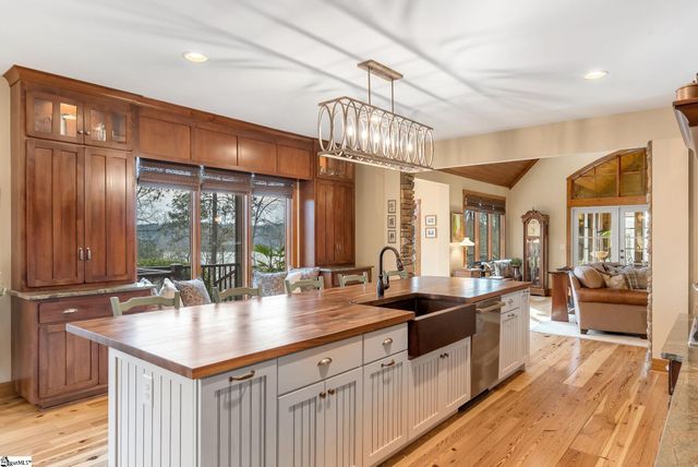 511 Palmer Way, Sunset, SC 29685