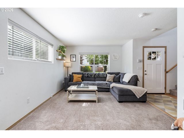 8253 N BLISS St, Portland, OR 97203