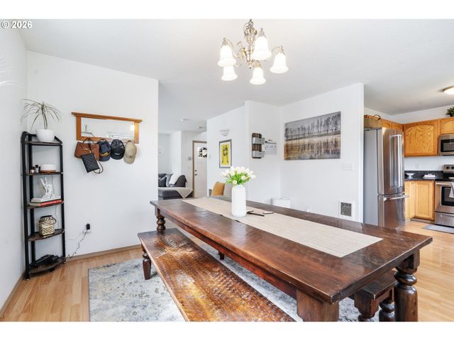 8253 N BLISS St, Portland, OR 97203