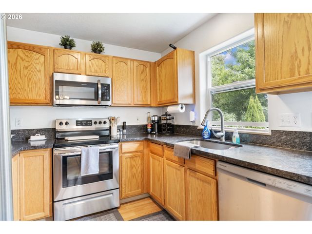 8253 N BLISS St, Portland, OR 97203