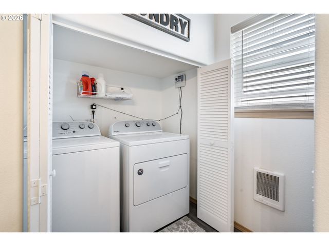 8253 N BLISS St, Portland, OR 97203