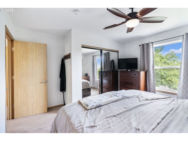 8253 N BLISS St, Portland, OR 97203