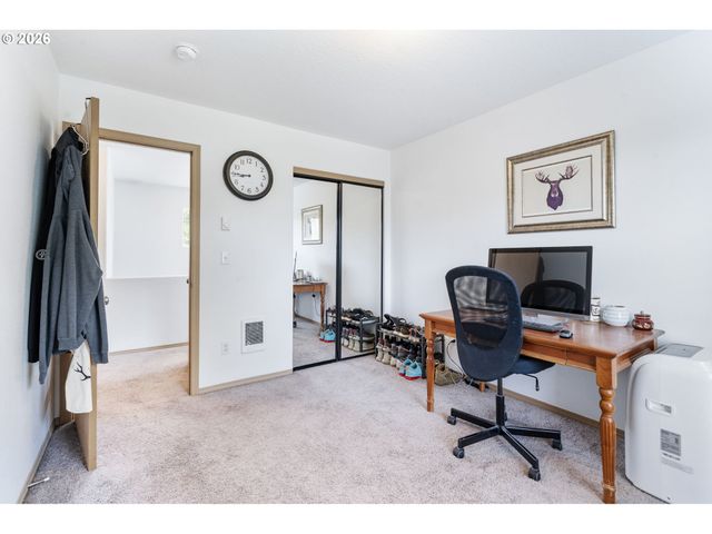 8253 N BLISS St, Portland, OR 97203