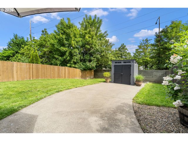 8253 N BLISS St, Portland, OR 97203
