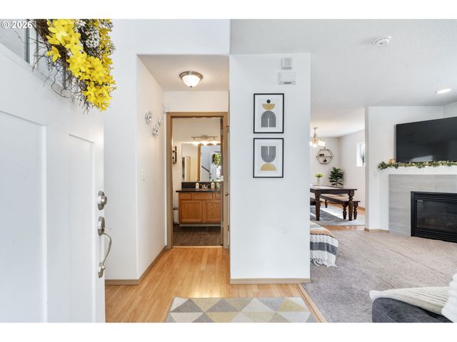 8253 N BLISS St, Portland, OR 97203