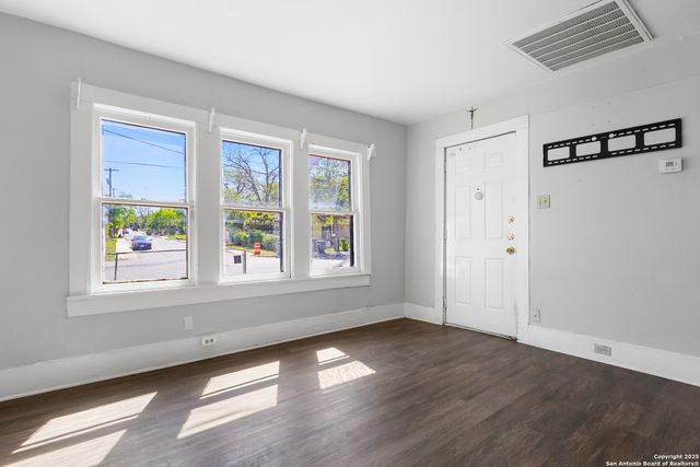 1007 Pine, San Antonio, TX 78210