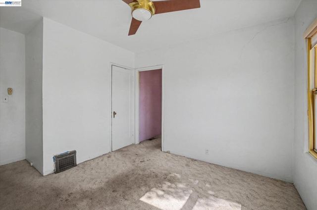 2972 El Monte Ave, Oakland, CA 94605