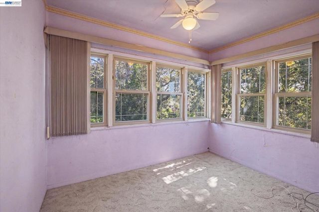 2972 El Monte Ave, Oakland, CA 94605