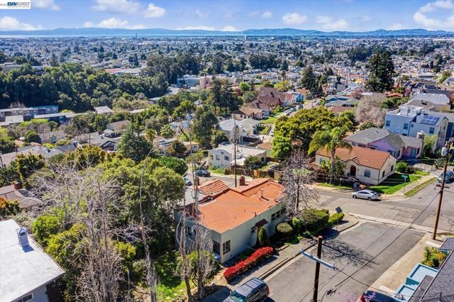 2972 El Monte Ave, Oakland, CA 94605