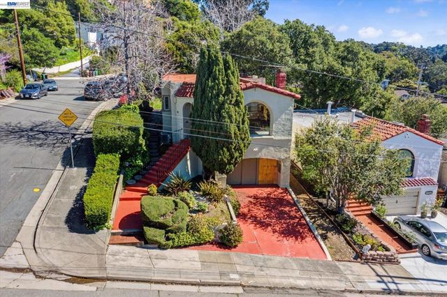 2972 El Monte Ave, Oakland, CA 94605