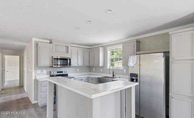 6801 Lewis Drive SE, Winnabow, NC 28479