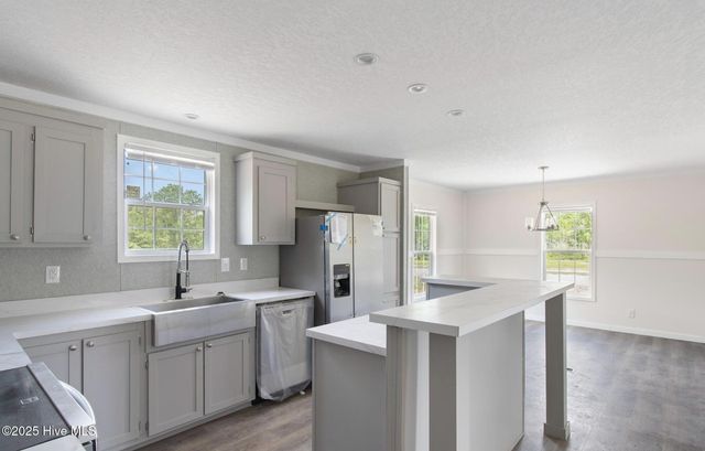 6801 Lewis Drive SE, Winnabow, NC 28479