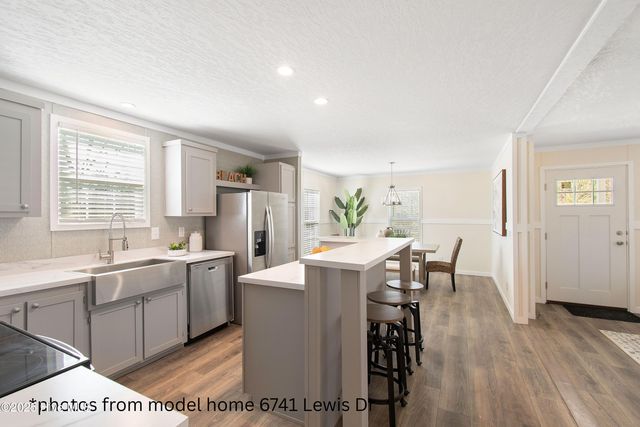 6801 Lewis Drive SE, Winnabow, NC 28479