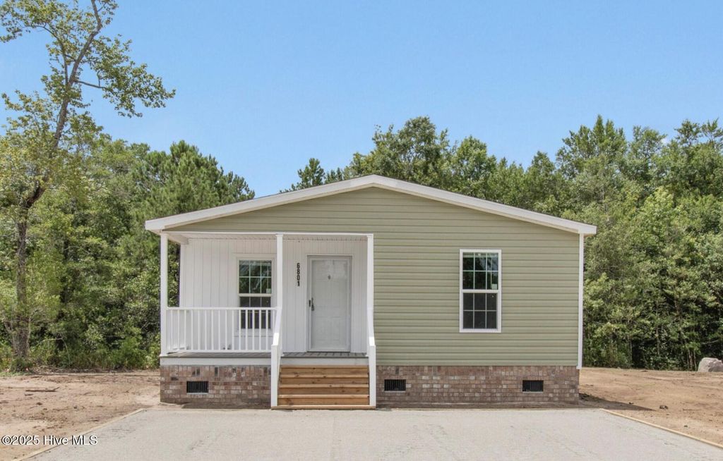 6801 Lewis Drive SE, Winnabow, NC 28479