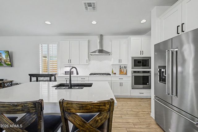1993 W HIDE Trail, Phoenix, AZ 85085
