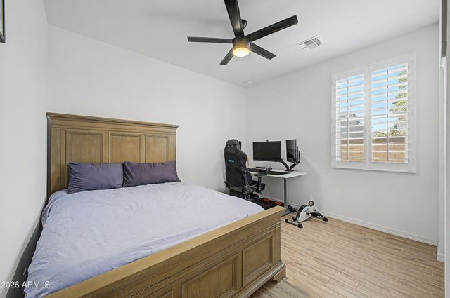 1993 W HIDE Trail, Phoenix, AZ 85085