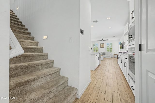 1993 W HIDE Trail, Phoenix, AZ 85085