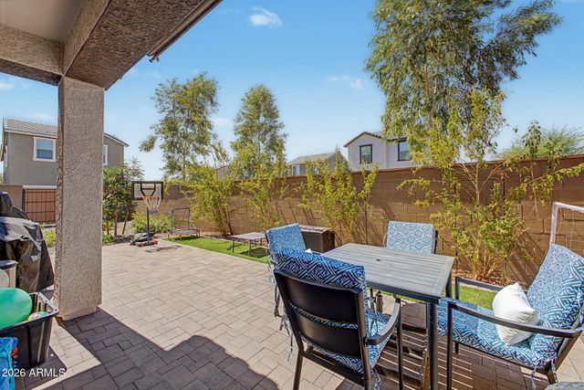 1993 W HIDE Trail, Phoenix, AZ 85085