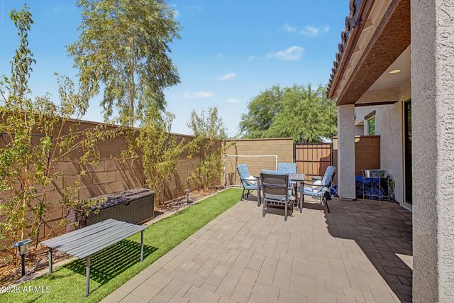 1993 W HIDE Trail, Phoenix, AZ 85085