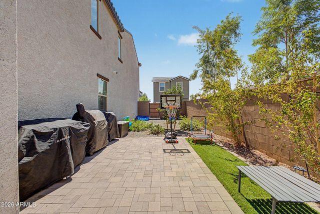1993 W HIDE Trail, Phoenix, AZ 85085