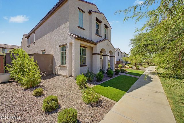 1993 W HIDE Trail, Phoenix, AZ 85085