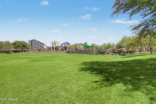 1993 W HIDE Trail, Phoenix, AZ 85085