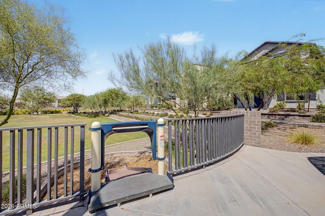 1993 W HIDE Trail, Phoenix, AZ 85085