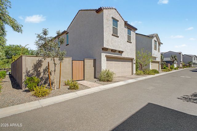 1993 W HIDE Trail, Phoenix, AZ 85085