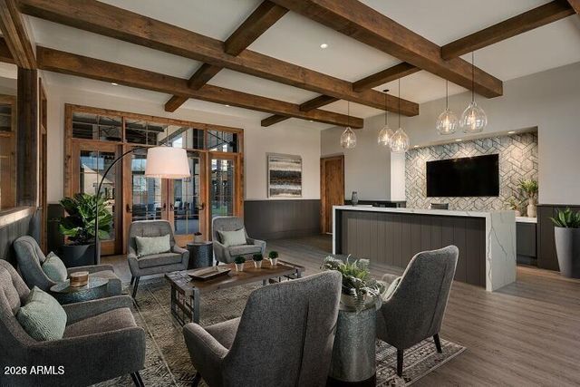 1993 W HIDE Trail, Phoenix, AZ 85085