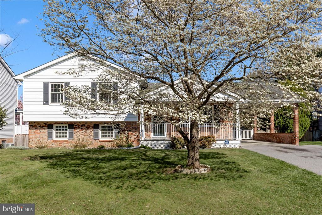 Image 1 of property listing at 8211 WINTER SNOW CT, Frederick, MD 21702