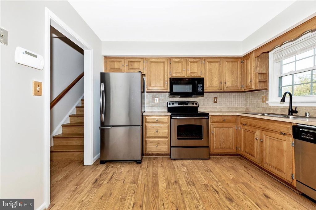 Image 10 of property listing at 8211 WINTER SNOW CT, Frederick, MD 21702