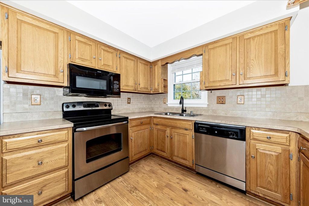 Image 11 of property listing at 8211 WINTER SNOW CT, Frederick, MD 21702