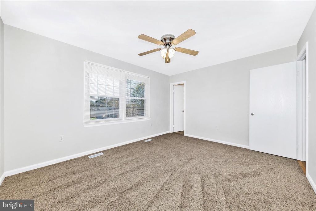 Image 17 of property listing at 8211 WINTER SNOW CT, Frederick, MD 21702