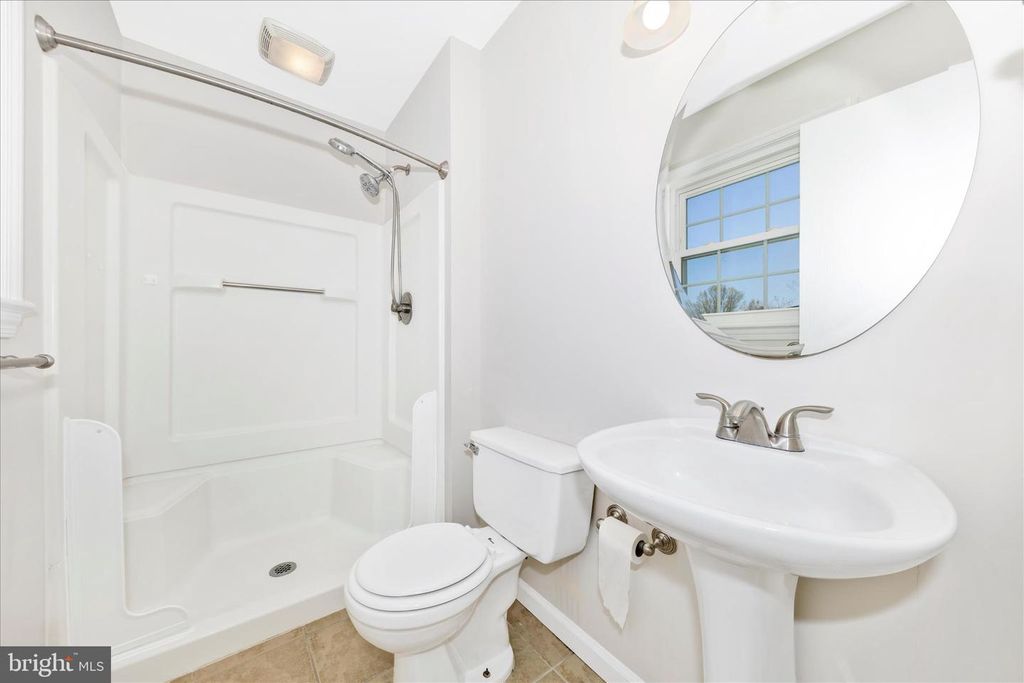 Image 18 of property listing at 8211 WINTER SNOW CT, Frederick, MD 21702