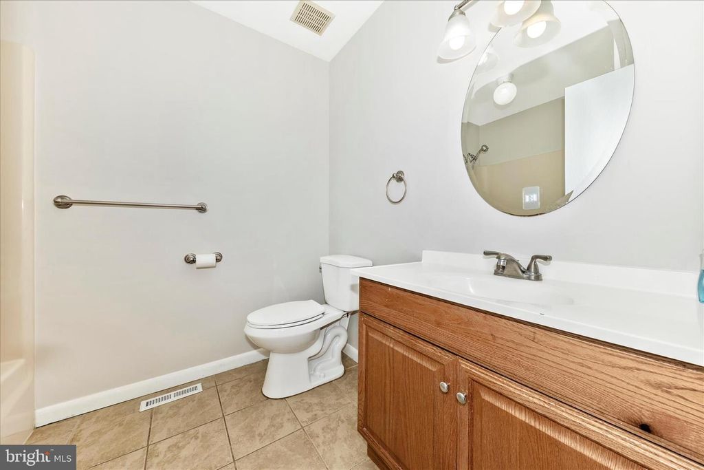 Image 23 of property listing at 8211 WINTER SNOW CT, Frederick, MD 21702