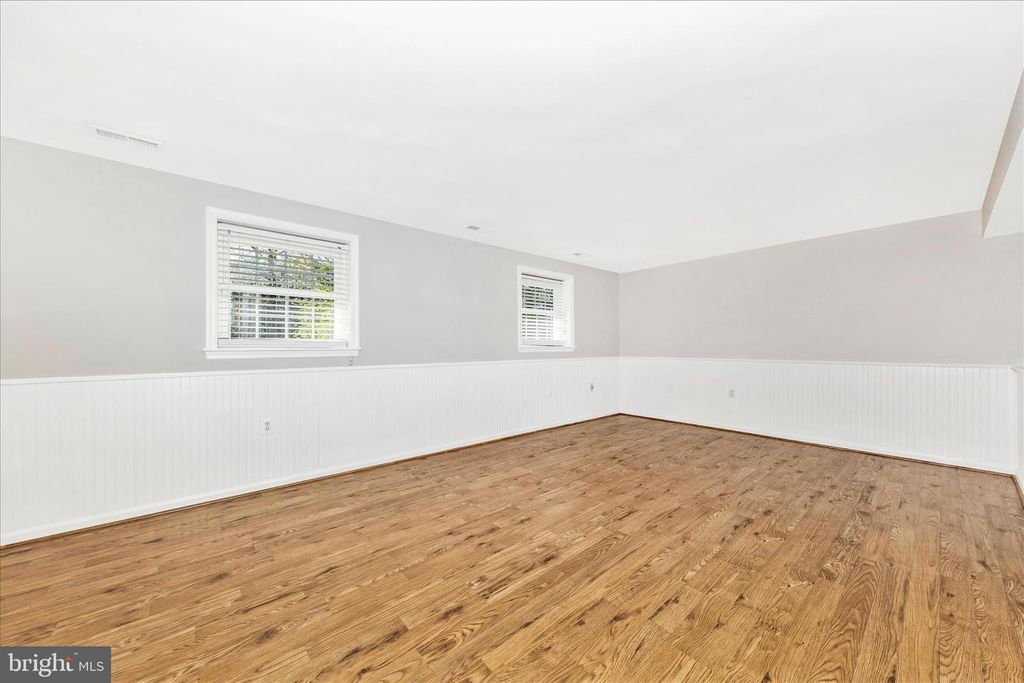 Image 25 of property listing at 8211 WINTER SNOW CT, Frederick, MD 21702