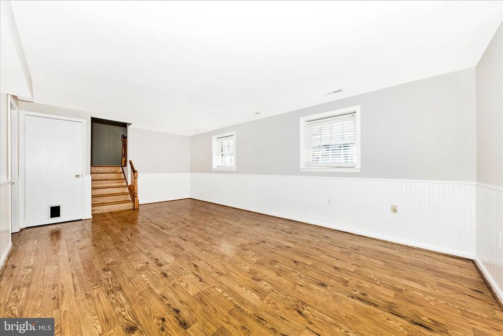 Image 28 of property listing at 8211 WINTER SNOW CT, Frederick, MD 21702