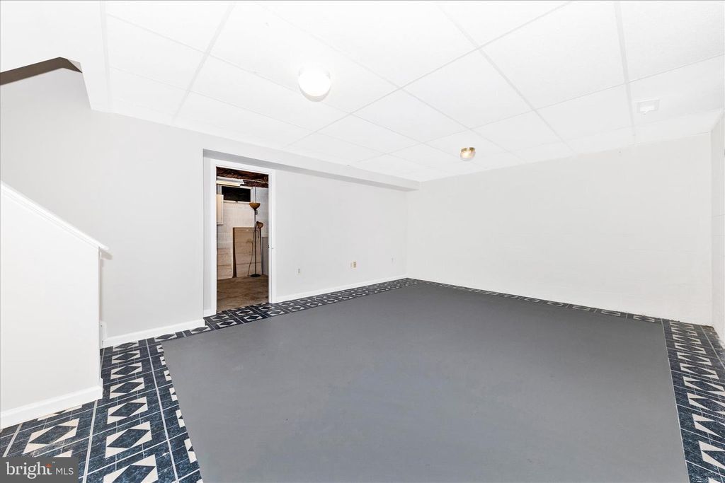 Image 34 of property listing at 8211 WINTER SNOW CT, Frederick, MD 21702